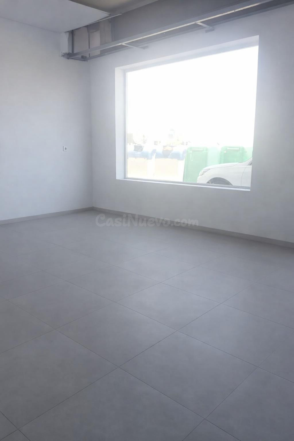 SE VENDE AMPLIO LOCAL COMERCIAL - foto 2