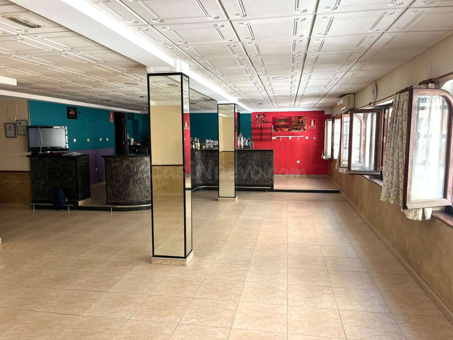 Local comercial en Huelva | 160 m2, salida a dos calles, insonorizado y listo para tu negocio