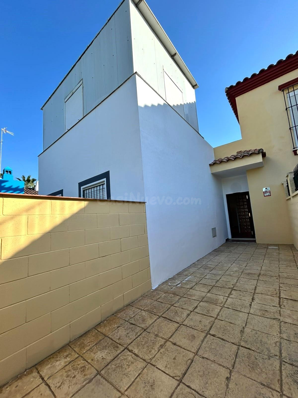 VIVIENDA EN VENTA EN BURGUILLOS – RECIÉN REFORMADA Y EN UNA SOLA PLANTA