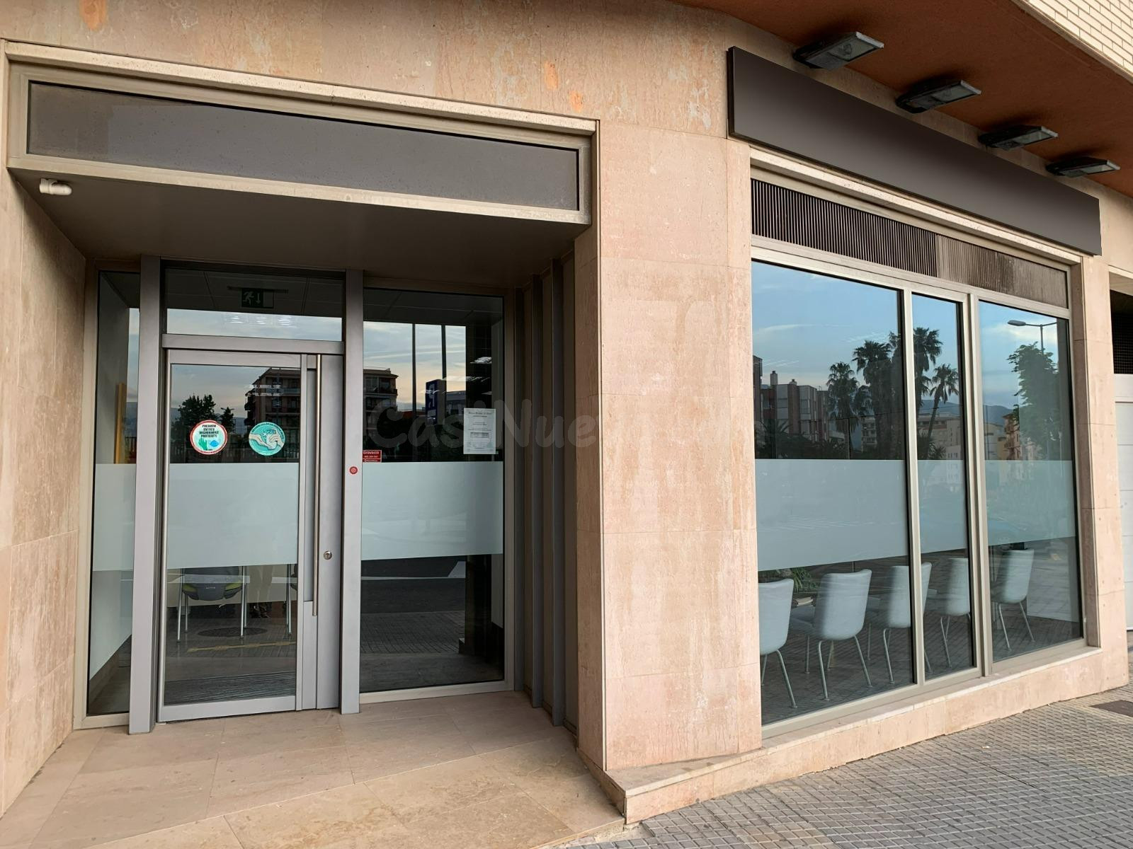 LOCAL COMERCIAL EN PLENO CENTRO DE HOSPITALET DE L´INFANT