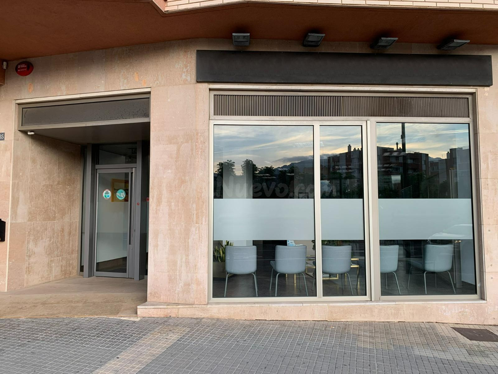 LOCAL COMERCIAL EN PLENO CENTRO DE HOSPITALET DE L´INFANT - foto 2