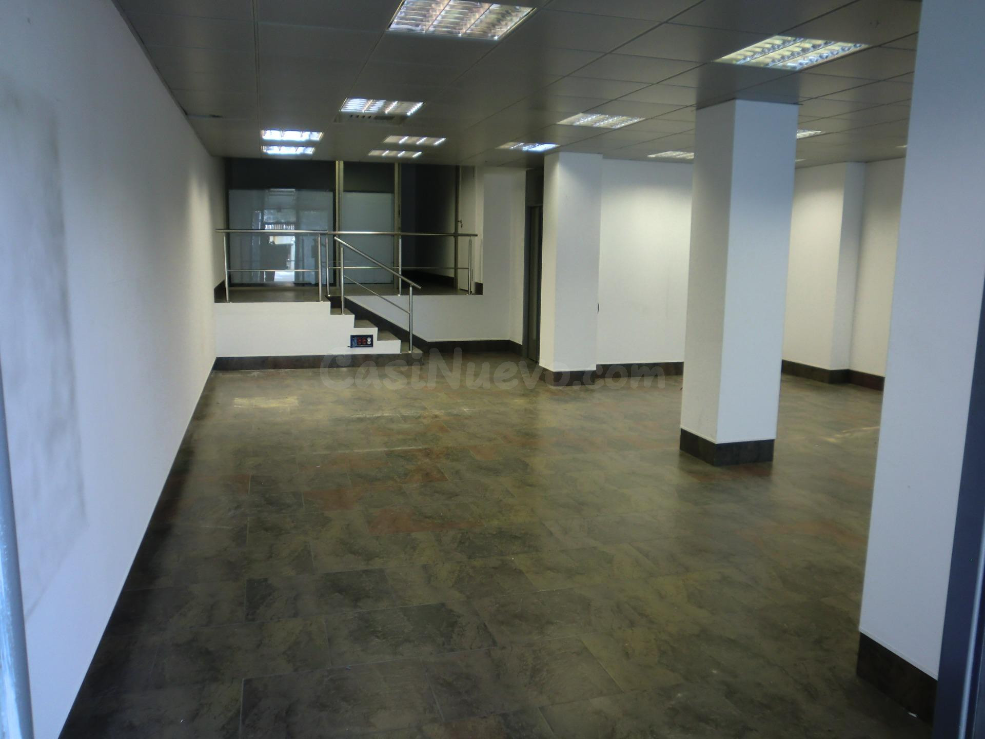 LOCAL COMERCIAL EN PLENO CENTRO DE HOSPITALET DE L´INFANT - foto 3