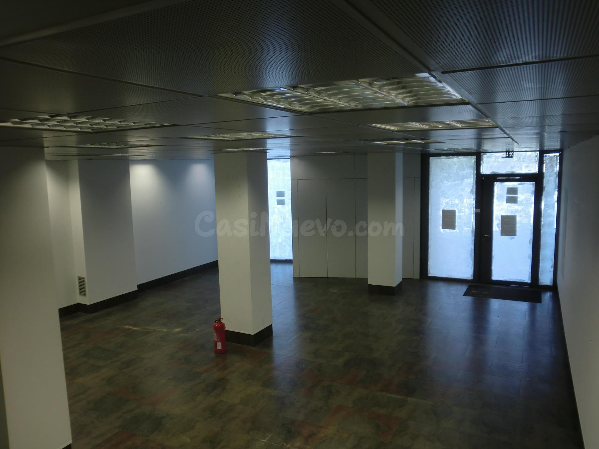 LOCAL COMERCIAL EN PLENO CENTRO DE HOSPITALET DE L´INFANT - foto 5