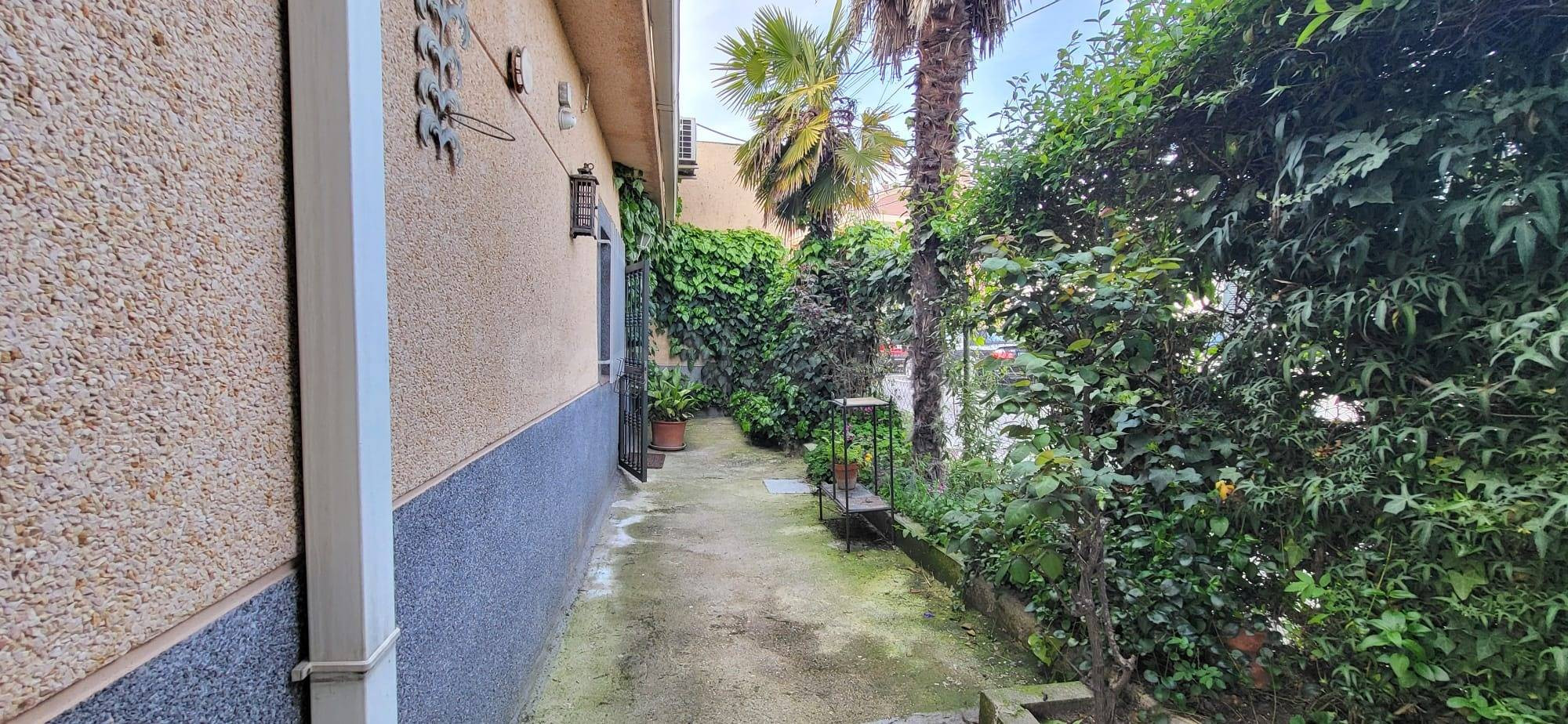 Chalet pareado en Montecarmelo - foto 4