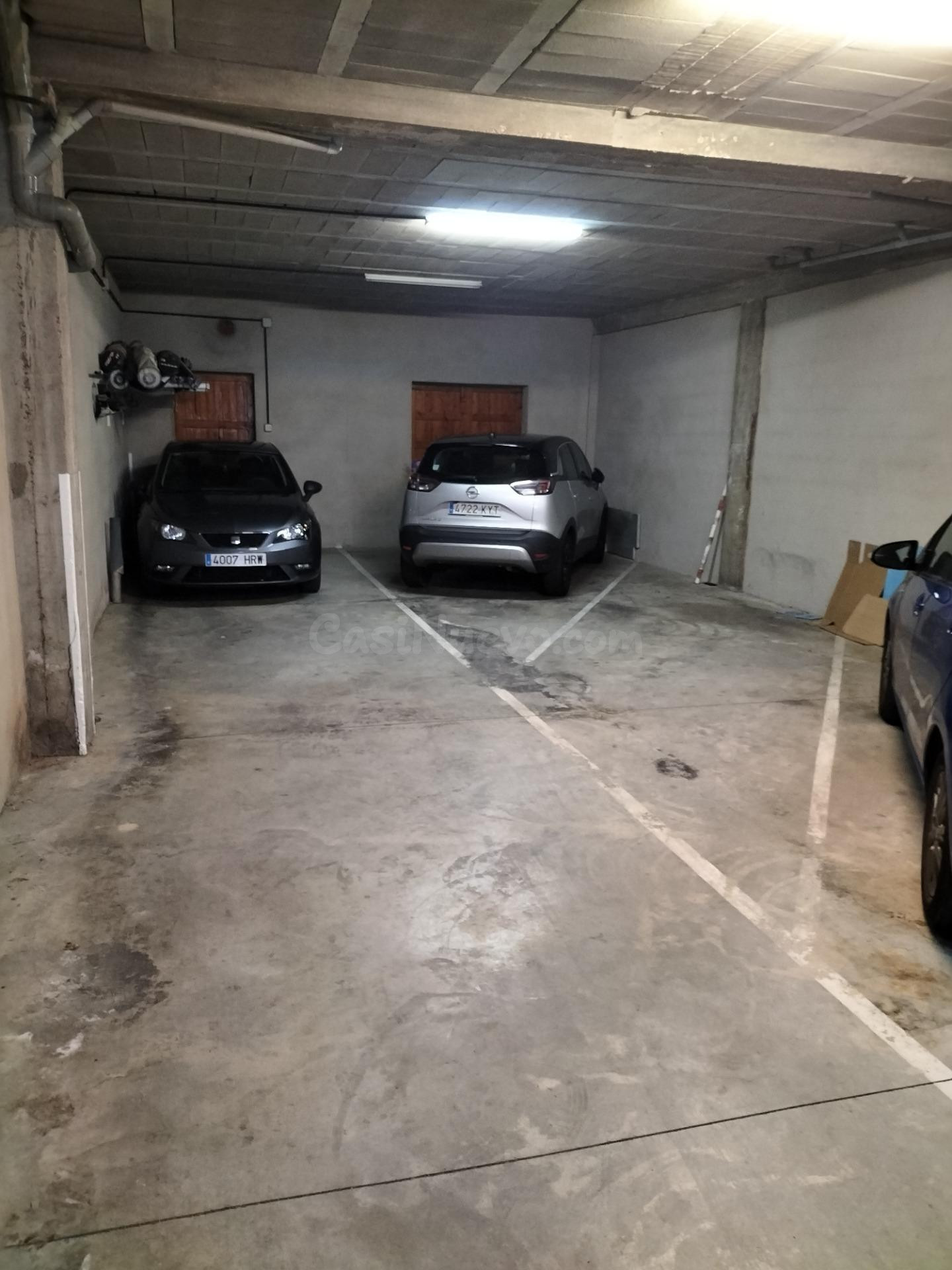 GARAJE CON PATIO PARA CAMBIO DE USO A VIVIENDA