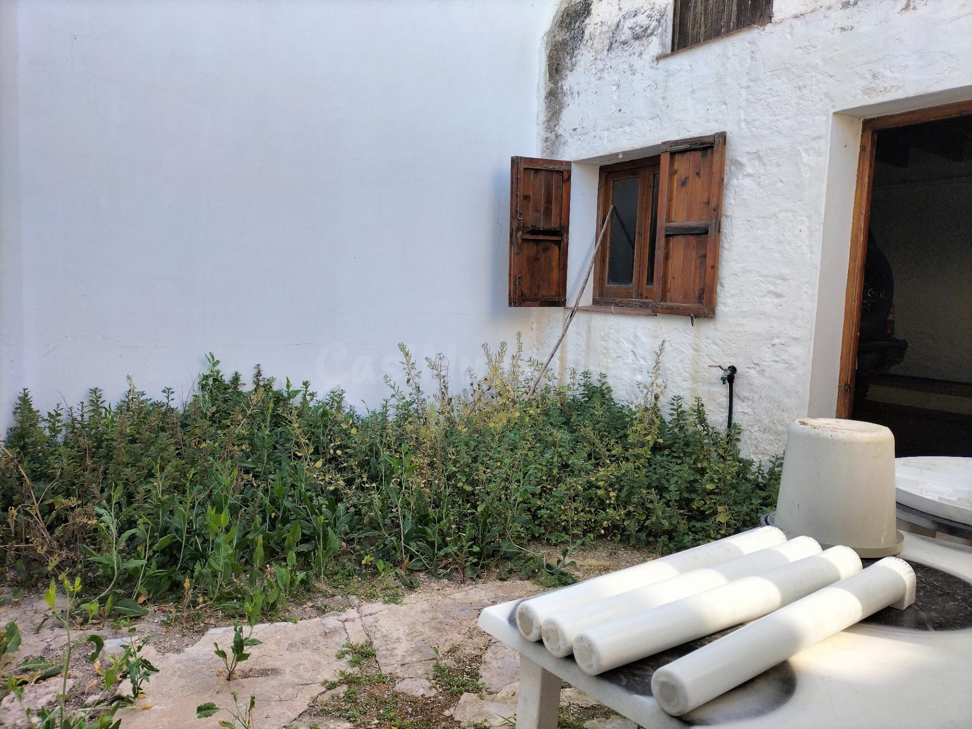 GARAJE CON PATIO PARA RECONVERTIR EN VIVIENDA EN PLANTA BAJA - foto 5