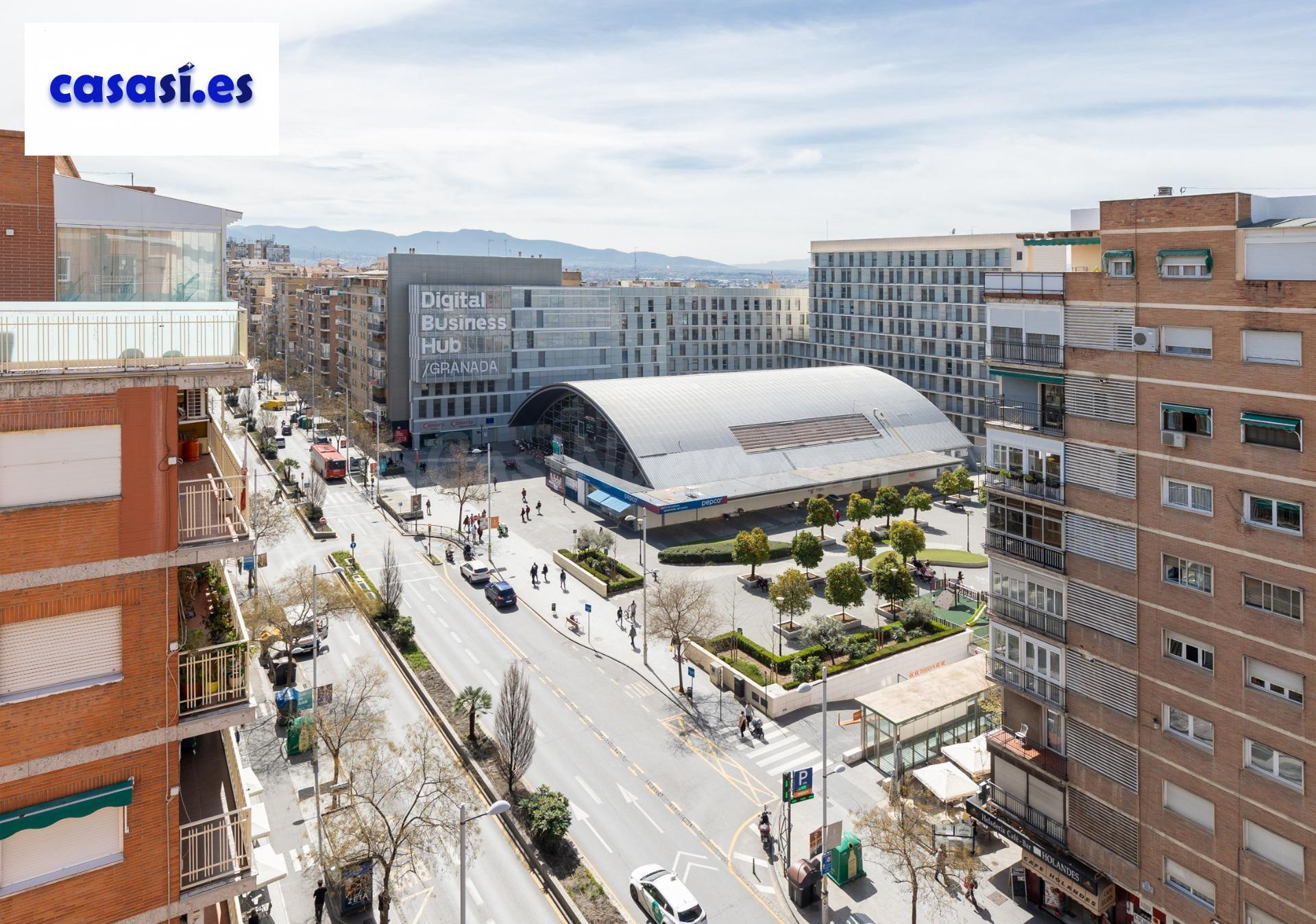 SALE A LA VENTA EXTRAORDINARIO ATICO "REFORMADO" EN GRANADA