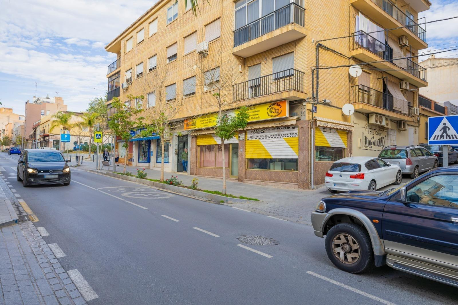 Local comercial 3 habitaciones 139m² en venta - Cl. Ancha