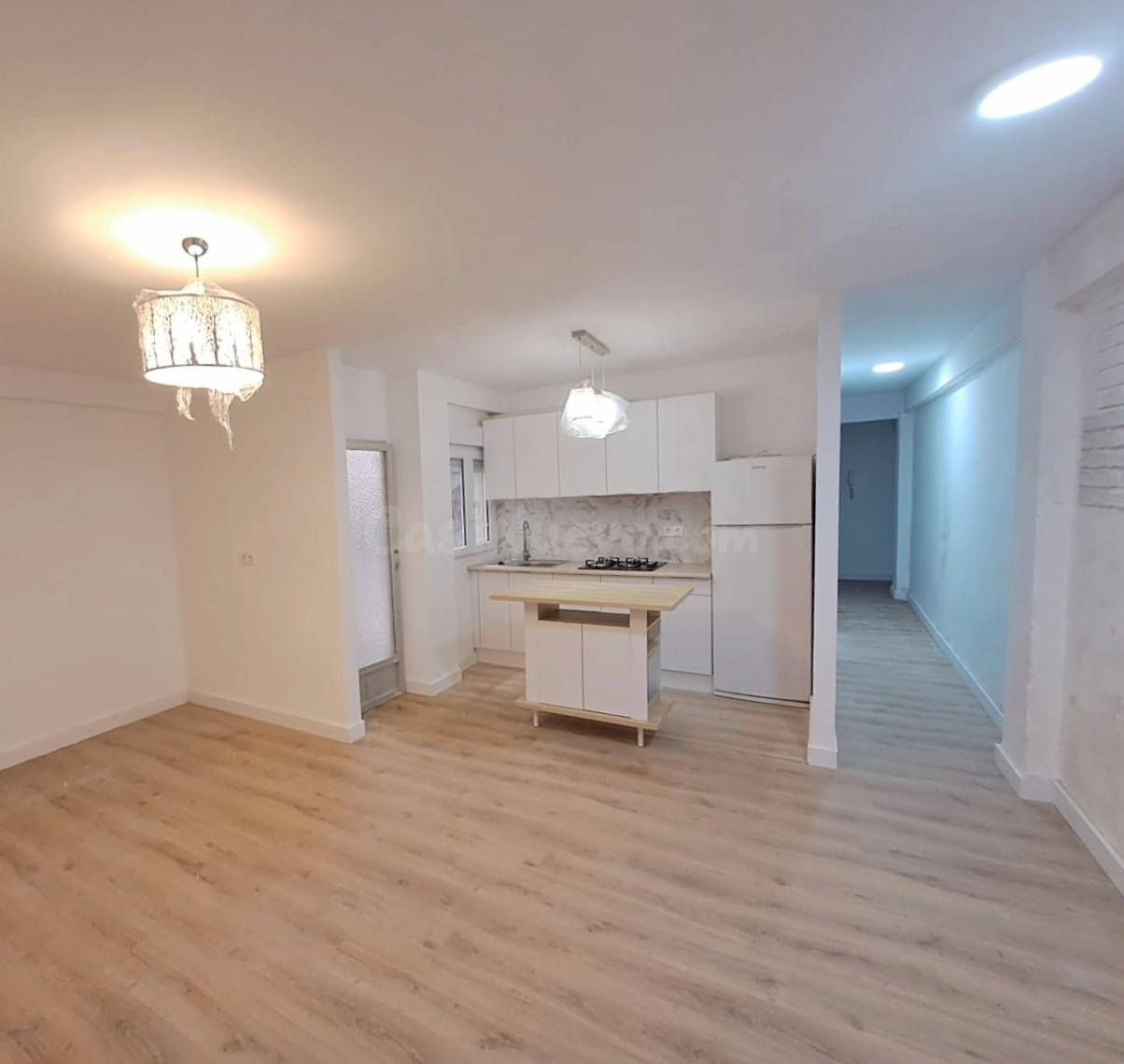 EN VENTA PISO RECIEN REFORMADO EN EL CENTRO DE TORREVIEJA