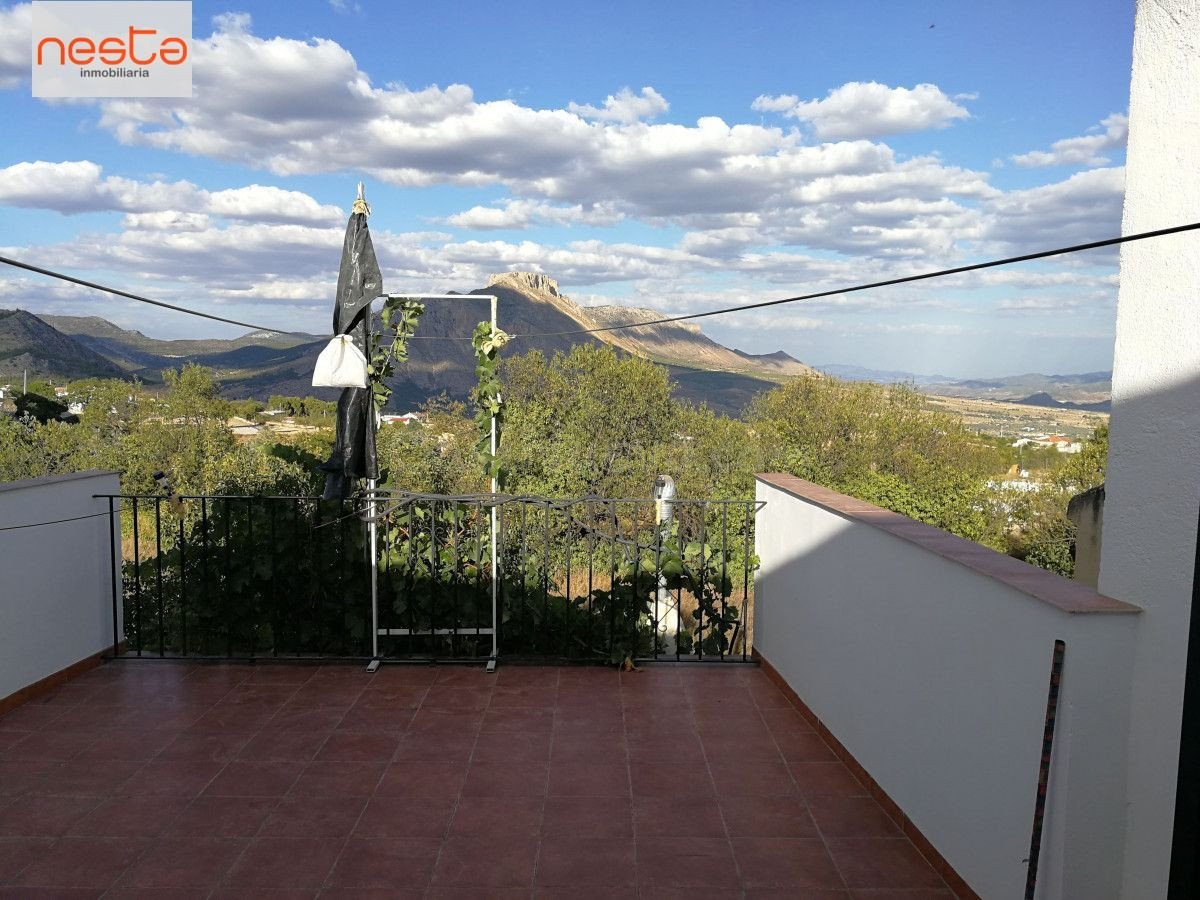 HERMOSA CASA DE PUEBLO CON VISTAS A LA SIERRA DE LA MUELA - foto 2