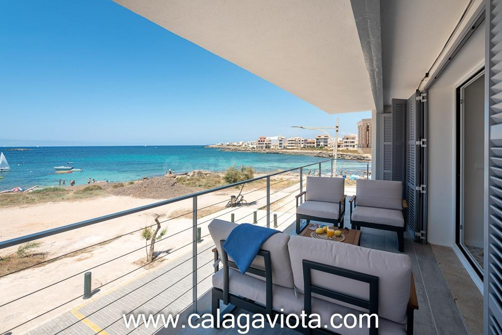 Apartamento con vistas al mar en Colonia Sant Jordi