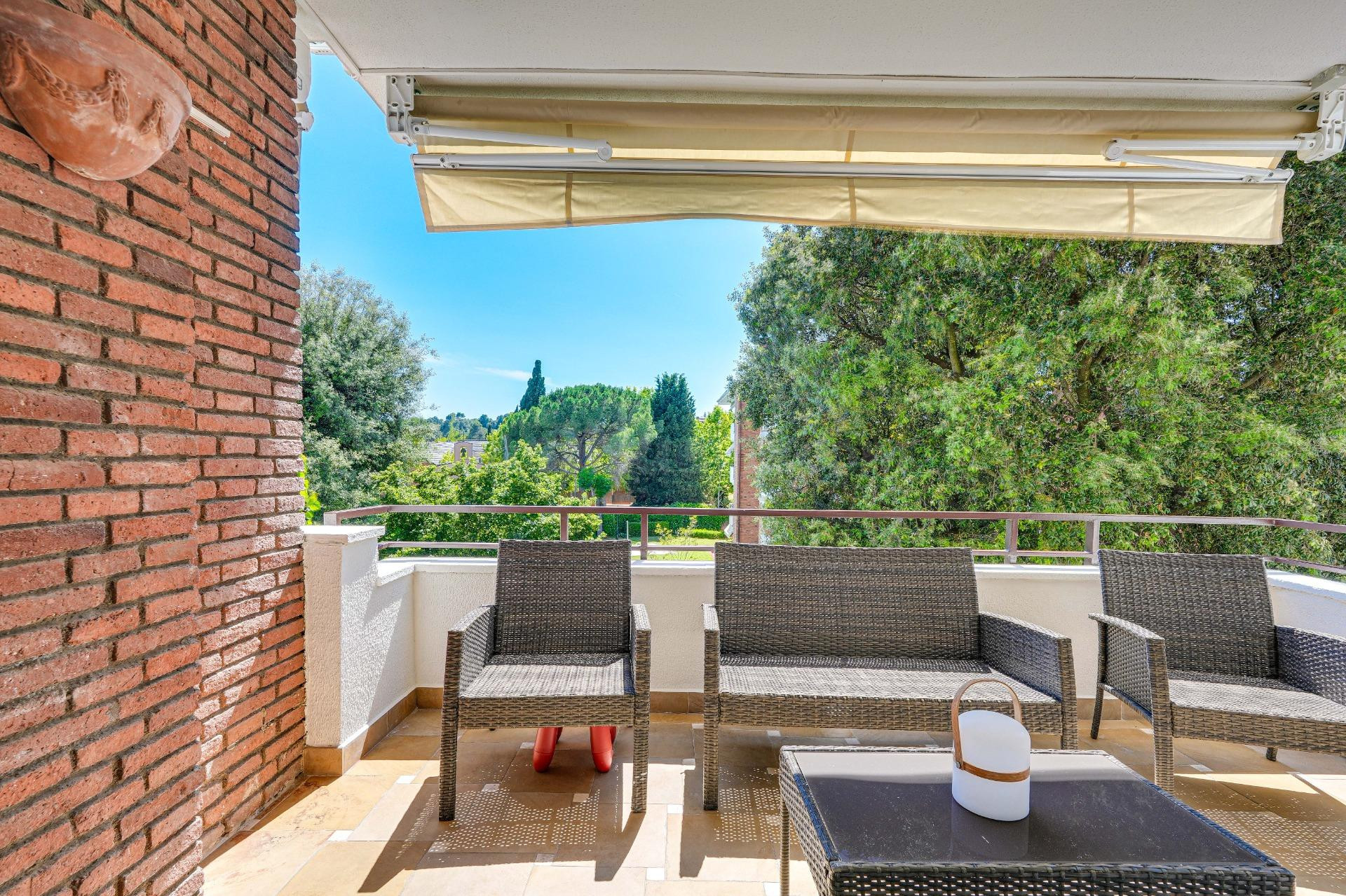 Espectacular vivienda con terraza, piscina y pista de tenis en el Eixample