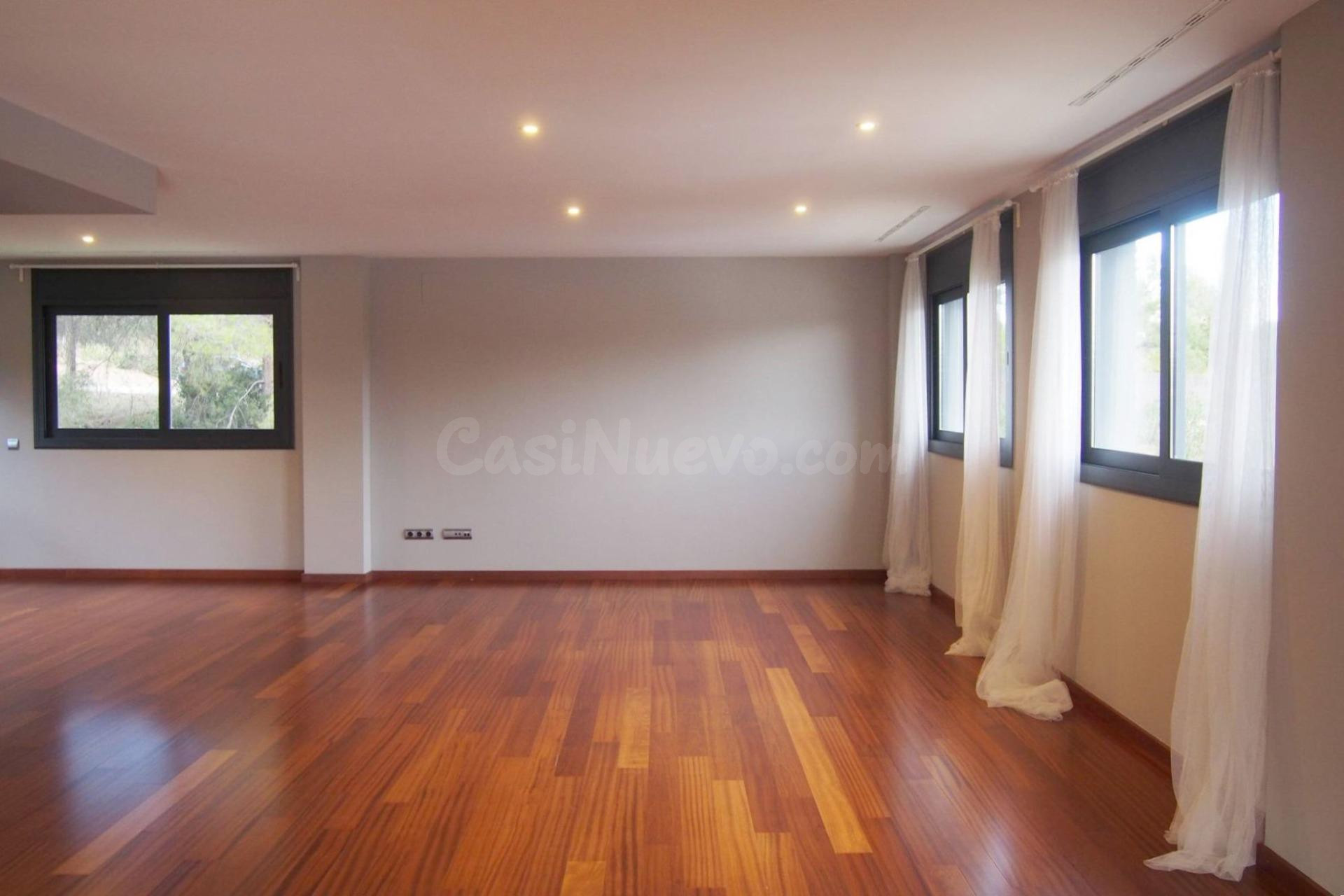 Fantástica casa de 6 dormitorios en alquiler en Bellaterra - foto 3