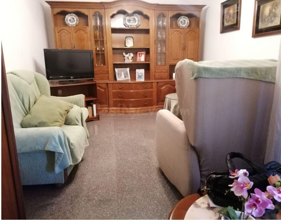 VENTA AMPLIO PISO CÉNTRICO