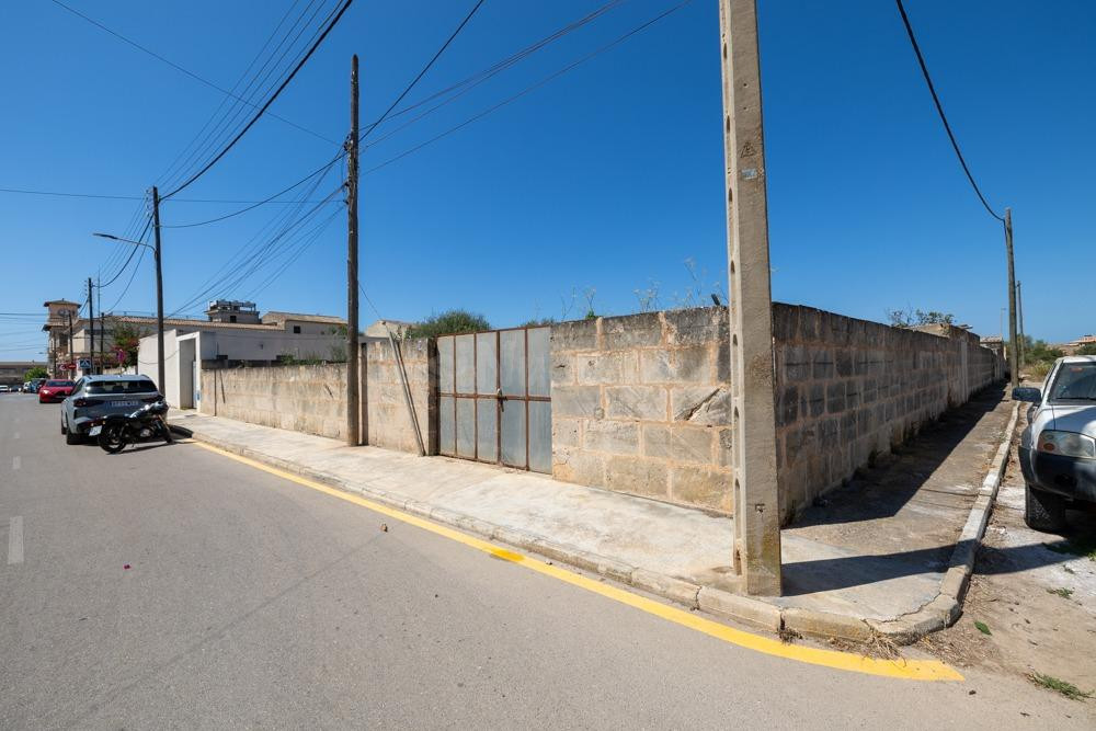 Solar urbano en esquina en venta en el centro de Ses Salines