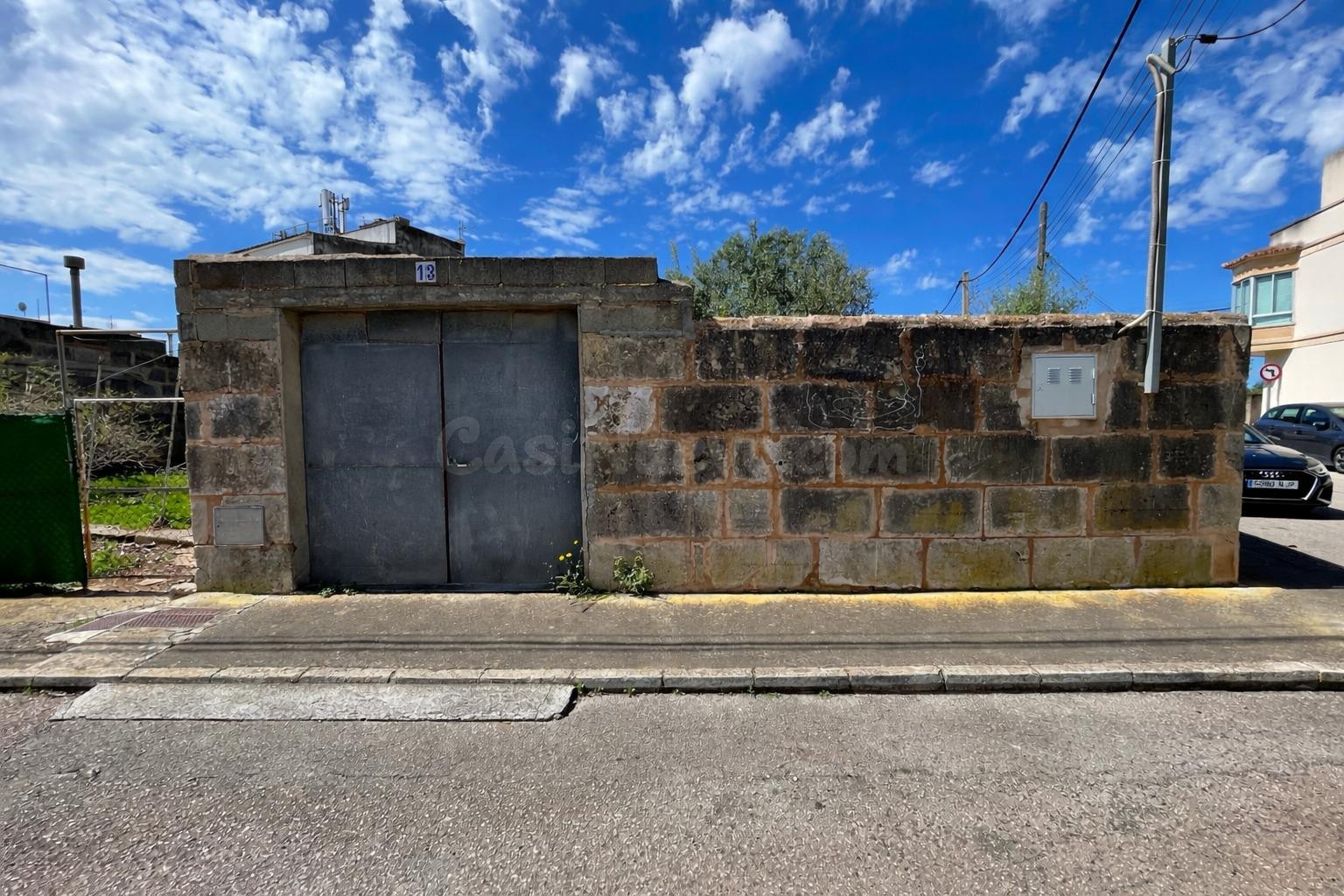 Excelente solar urbano en esquina en pleno centro de Ses Salines