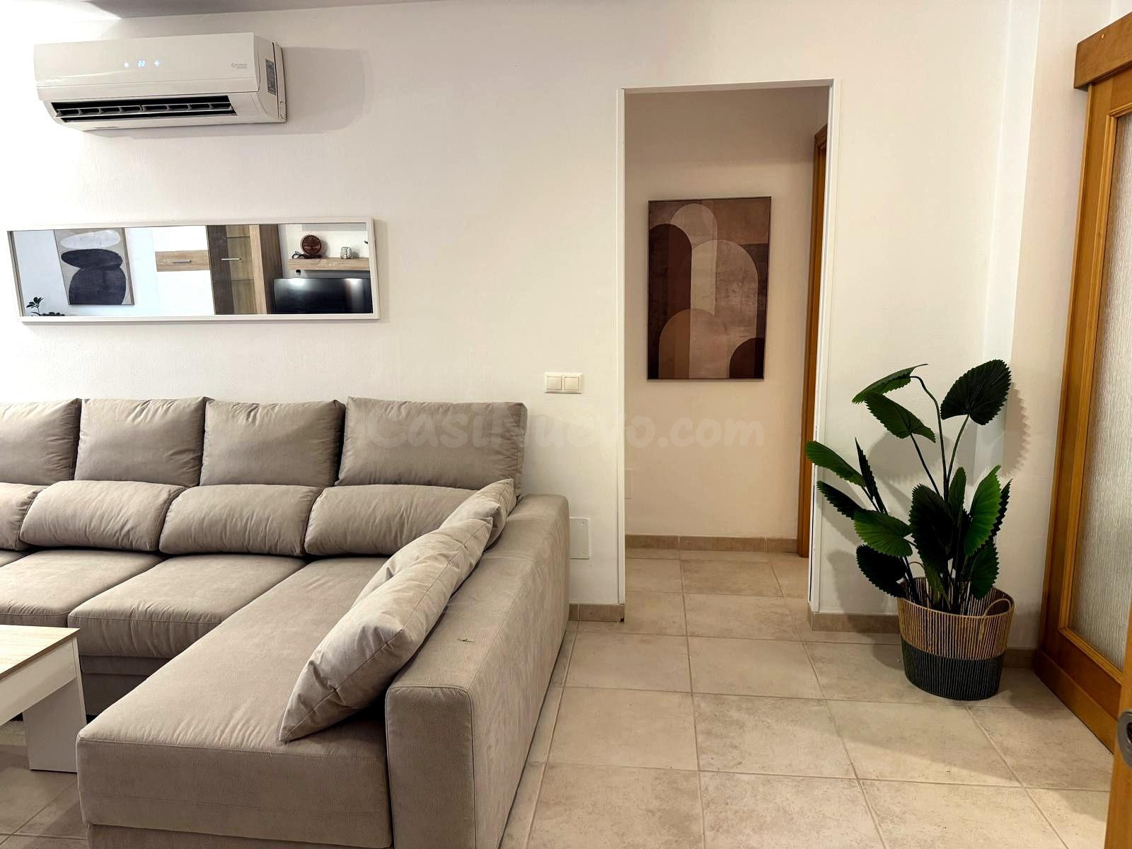 Piso con terraza en la zona del puerto de Colònia de Sant Jo - foto 4