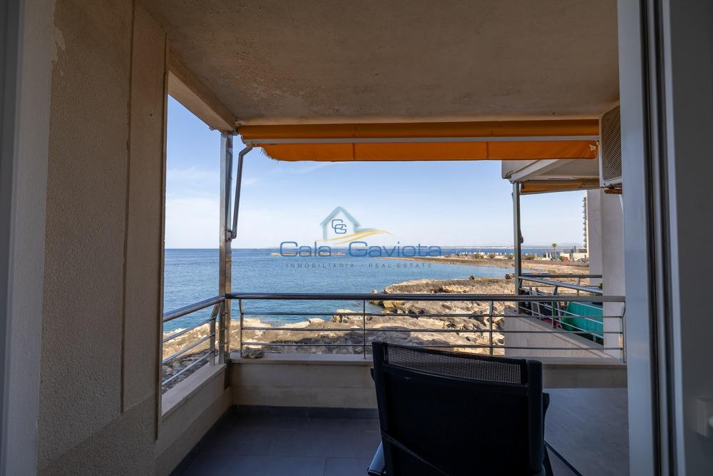Exclusivo apartamento en primerísima línea de mar con licenc - foto 2