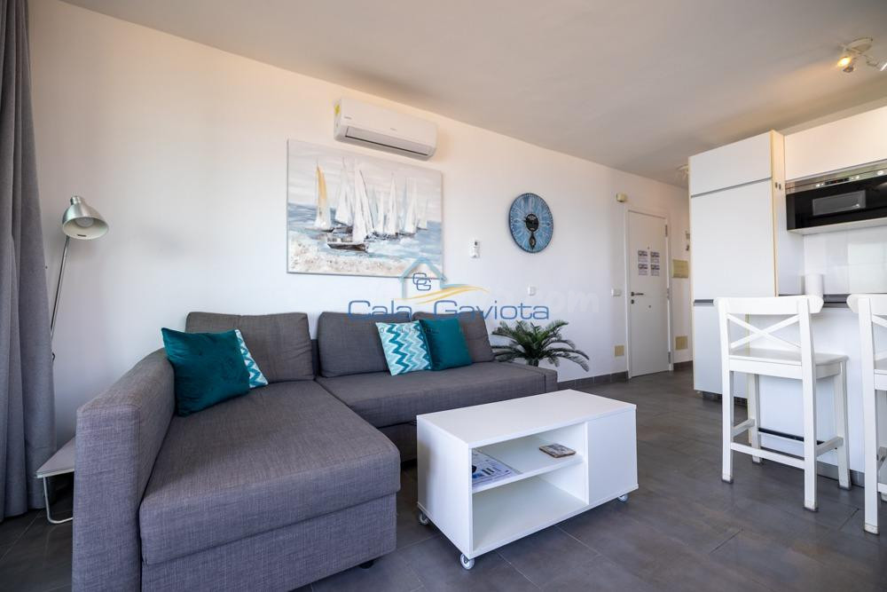 Exclusivo apartamento en primerísima línea de mar con licenc - foto 4