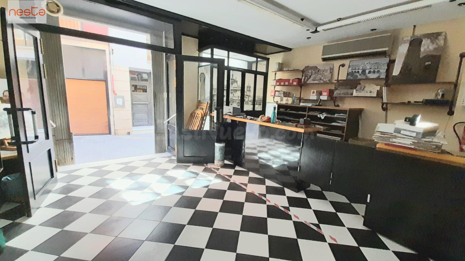 Local comercial 215m² en venta - Corredera