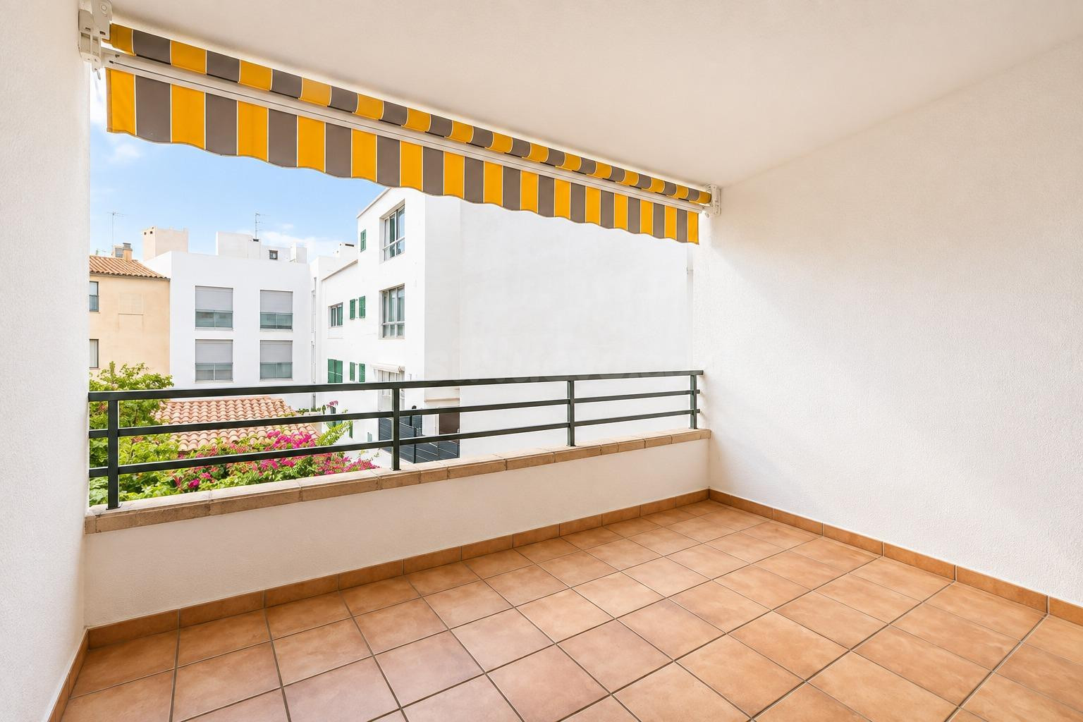 Apartamento a pocos metros del mar y del puerto de Colònia d - foto 2