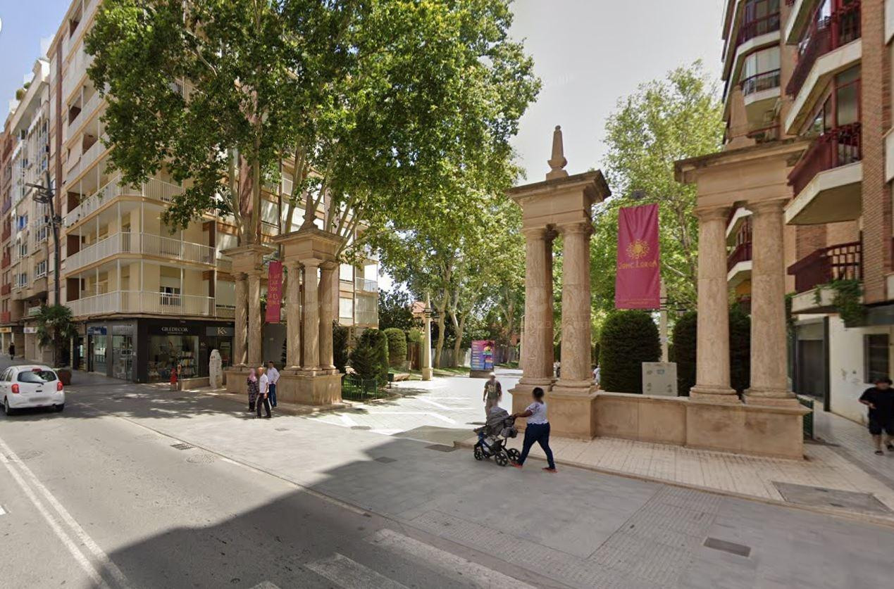 PISO 4 DORMITORIOS Y TERRAZA EN EL CENTRO - EN LA COLUMNAS - INMEJORABLE SITUACIÓN