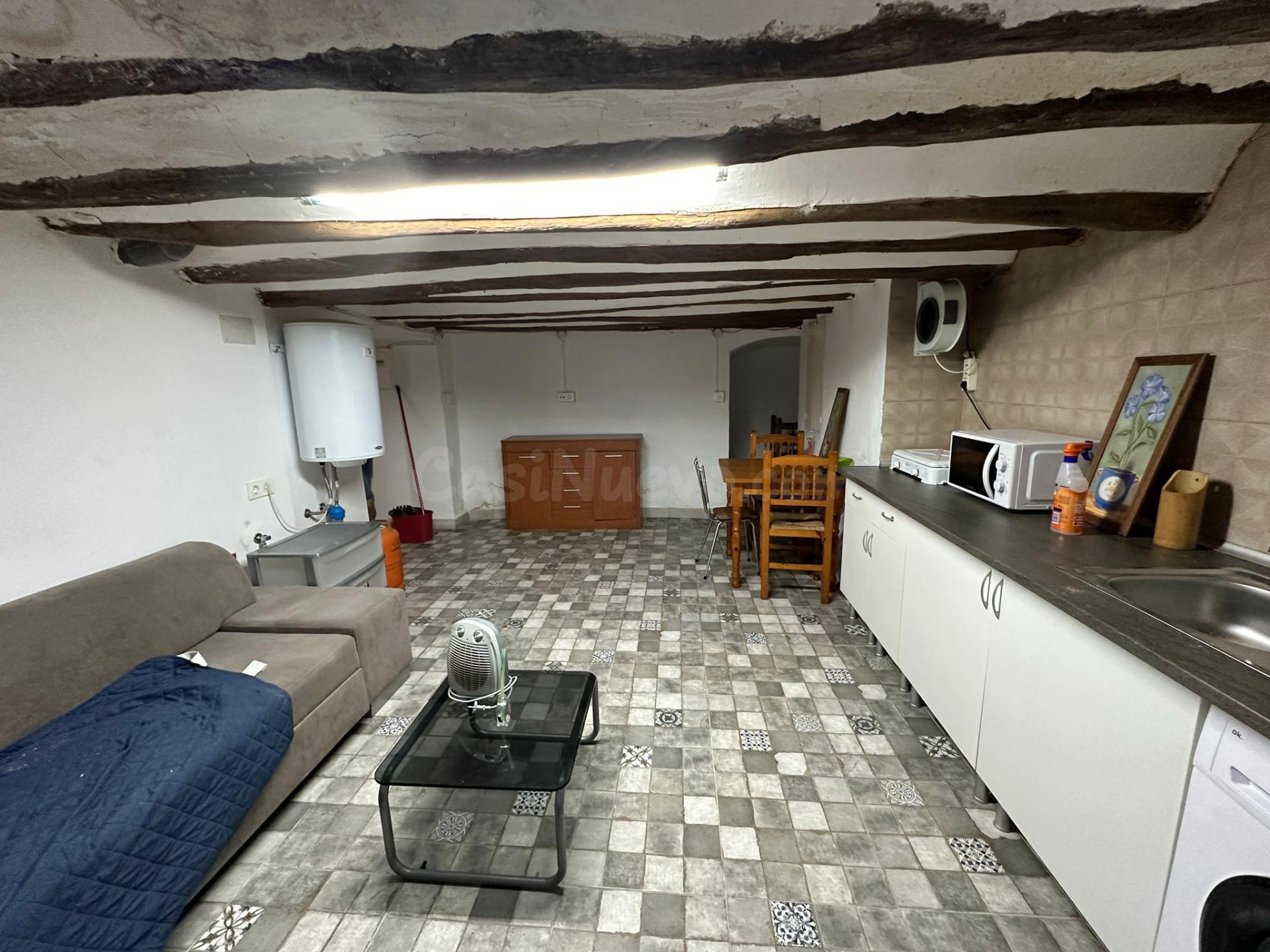 ATENCIÓN INVERSORES, CASA GRANDE CON 3 APARTAMENTOS EN EL PARETÓN