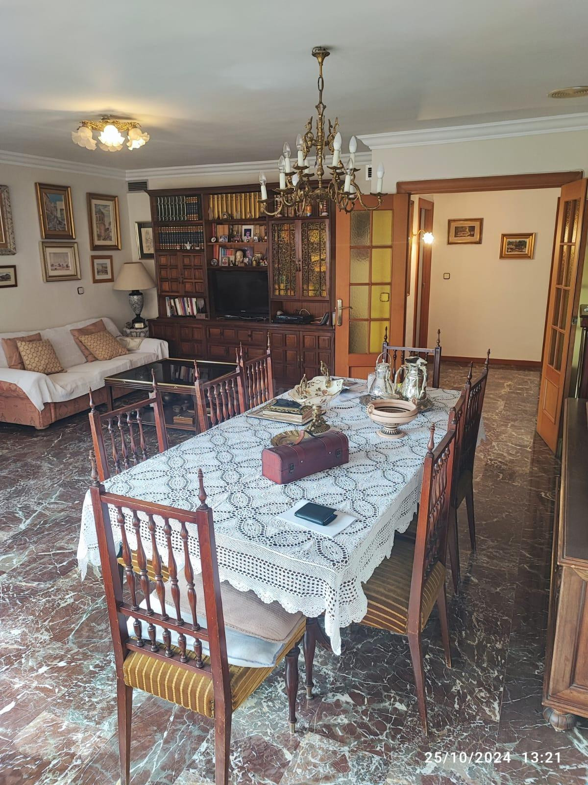 PISO GRANDE 4 DORMITORIOS, CON GARAJE Y TRASTERO EN EL MEJOR SITIO DE LA AVENIDA
