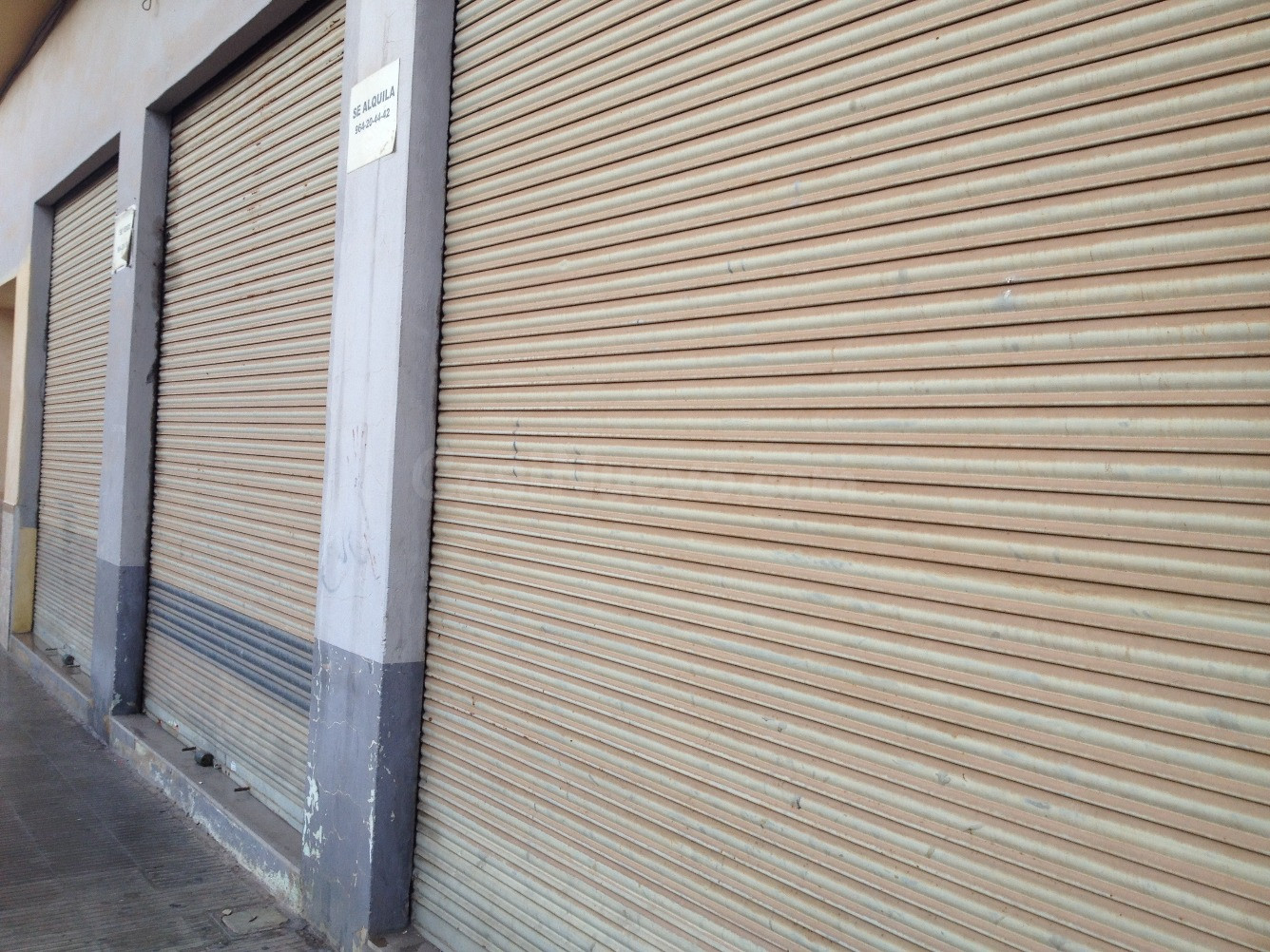 VENTA Local comercial en Castellón zona Este-Av. Virgen de Lidón, 120 m. de superficie,2  aseos