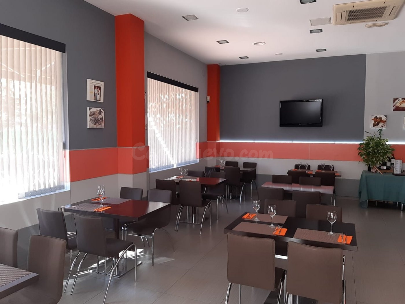 LOCAL+NEGOCIO de Restauración VENTA en Castellón zona SUR, 100 m. Actividad en Activo