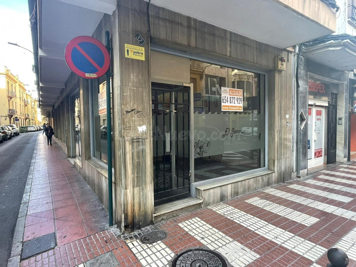 Local comercial VENTA en Castellón, Calle Trinidad 32. Con licencia de cafetería-bar.