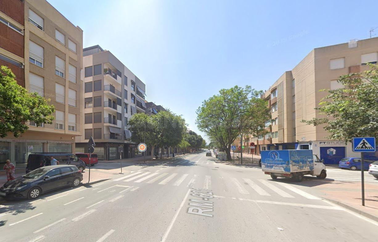 Local Comercial en Alquiler - Oportunidad Única en Alameda de Cervantes