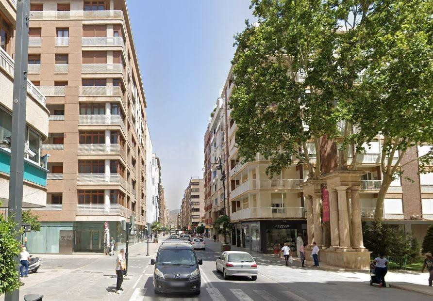 Amplio Local en Alquiler en Avenida Juan Carlos I, Lorca