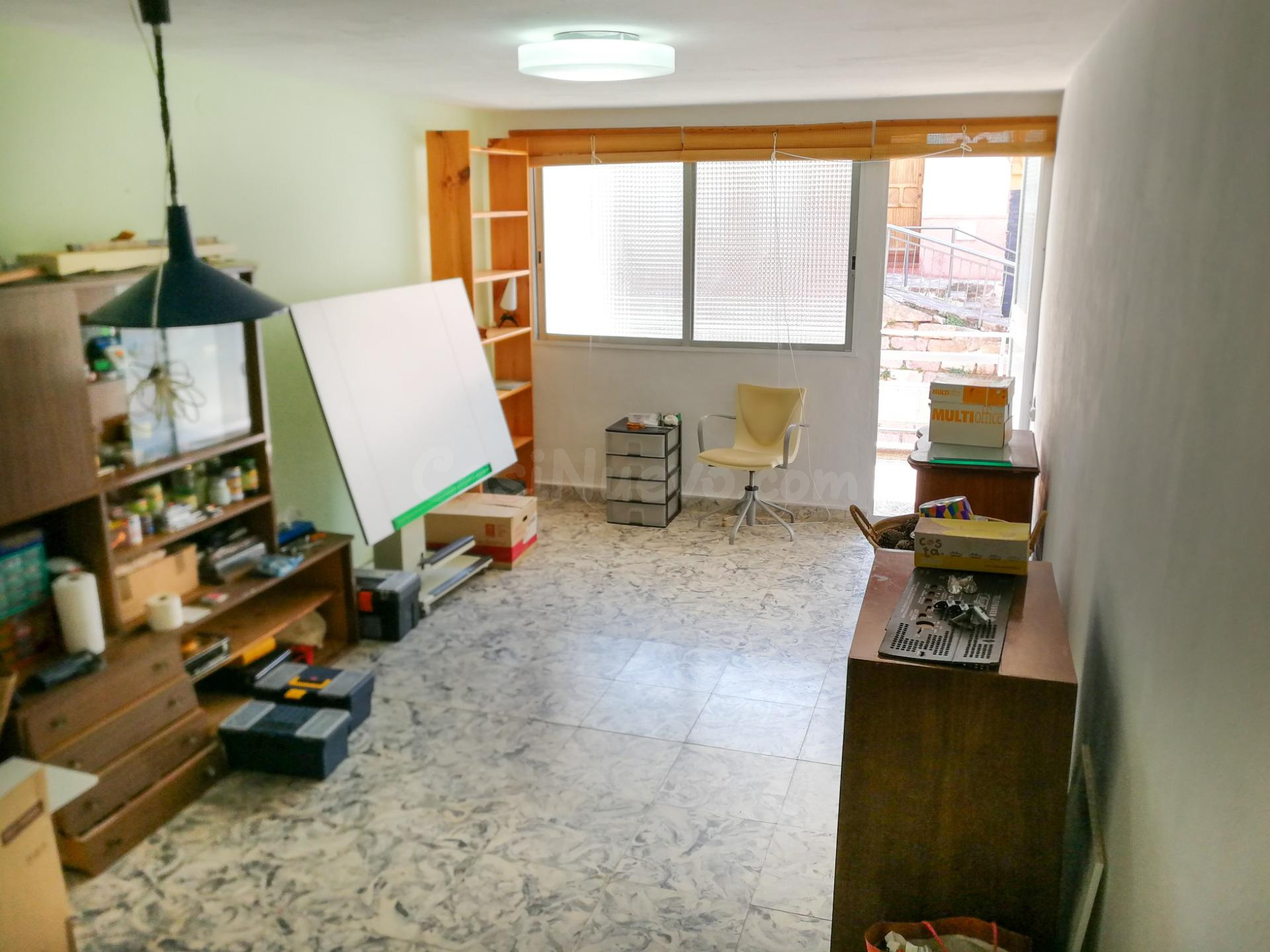 SE VENDE ESTUDIO CON AMPLIO GARAJE