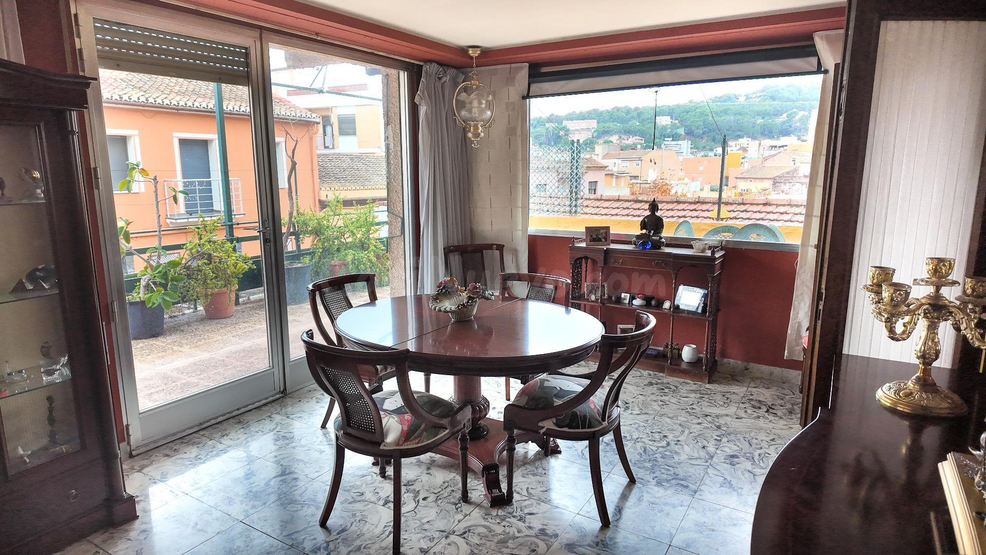 INCREIBLE  CHALET CON ENCANTO Y LAS MEJORES VISTAS EN SERRA! - foto 2