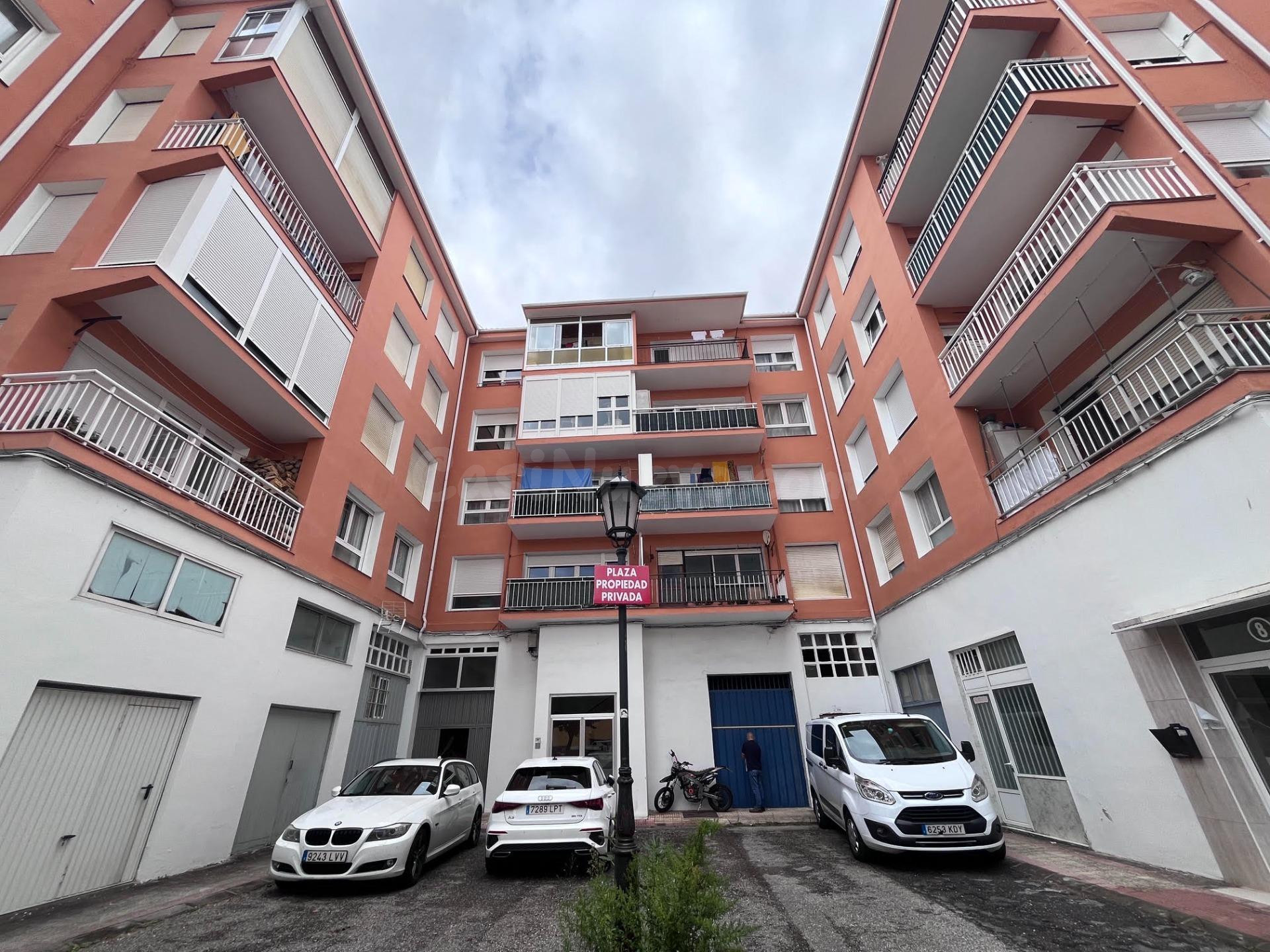 LOCAL COMERCIAL DE 44 M2 EN COLINDRES CON DOBLE ALTURA