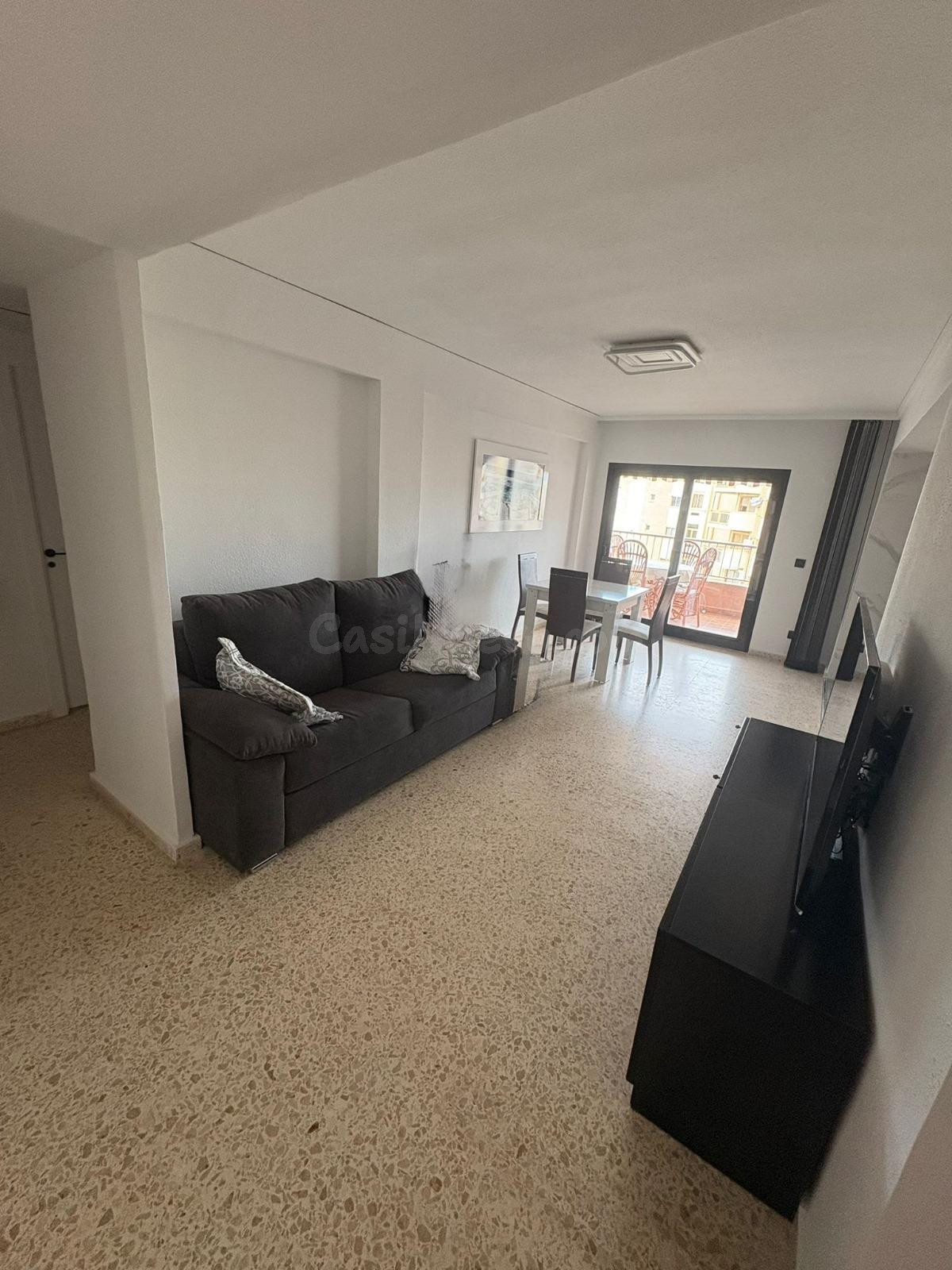 Apartamento de 3 dormitorios y 2 baños en alquiler de temporada — Playa de Gandía