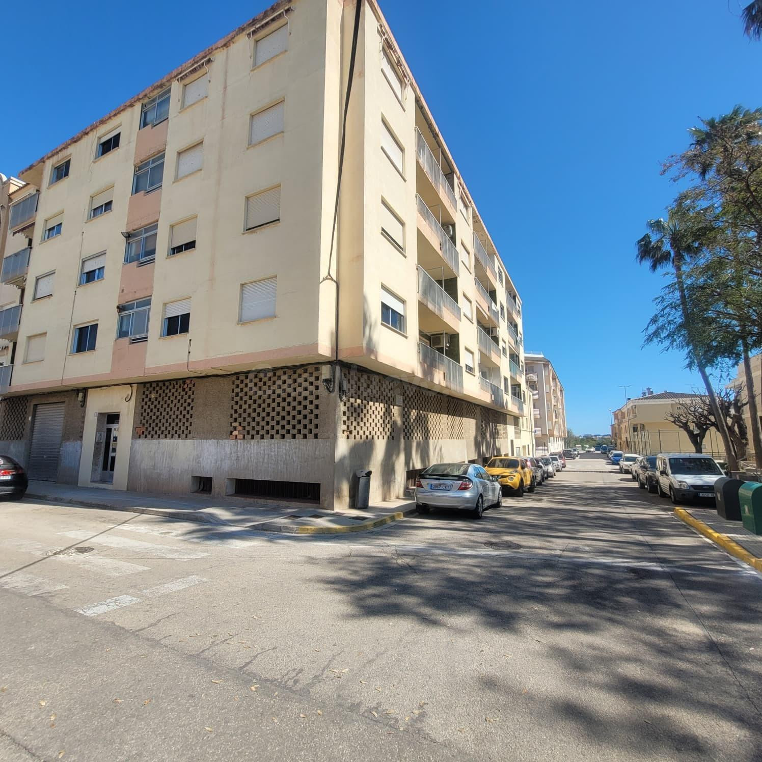 Local en Miramar en venta disponible.