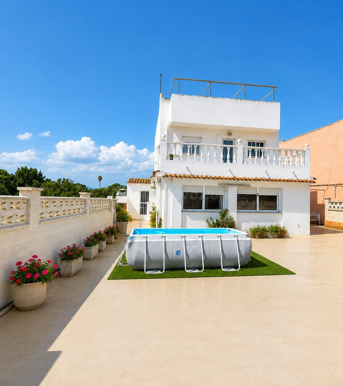 Chalet independiente junto al mar en Los Marenys de Gandia