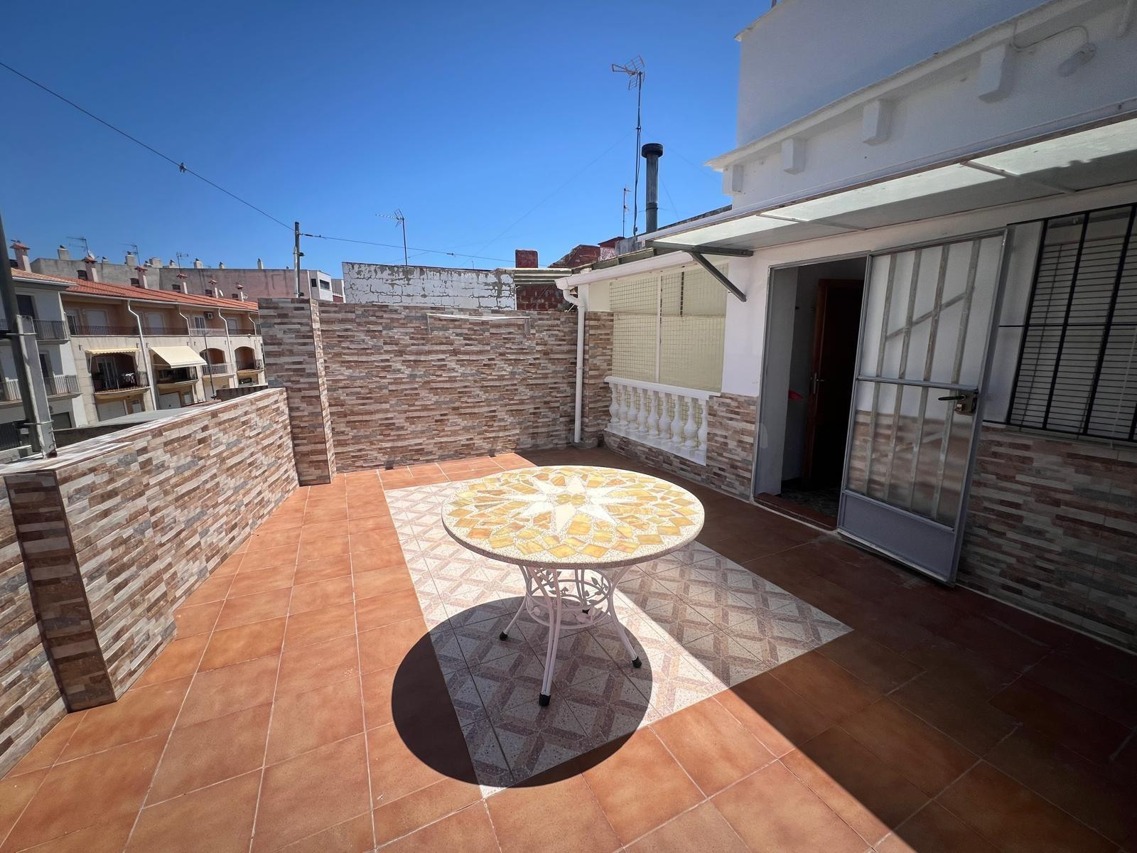 Piso en alquiler anual con amplia terraza en La Font d'en Ca - foto 2