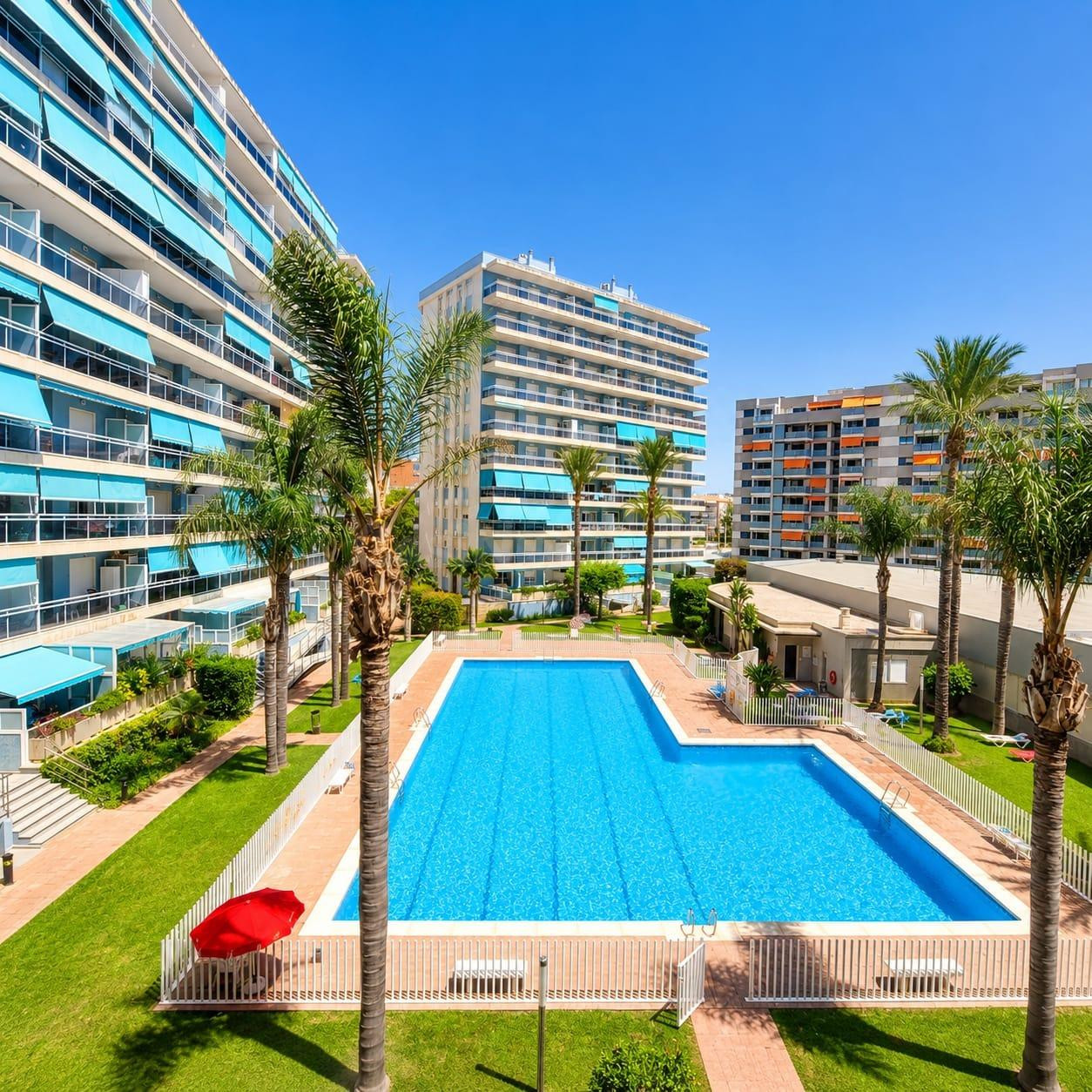 Apartamento en venta con terraza, garaje y zonas comunes en la Urbanización Athenea