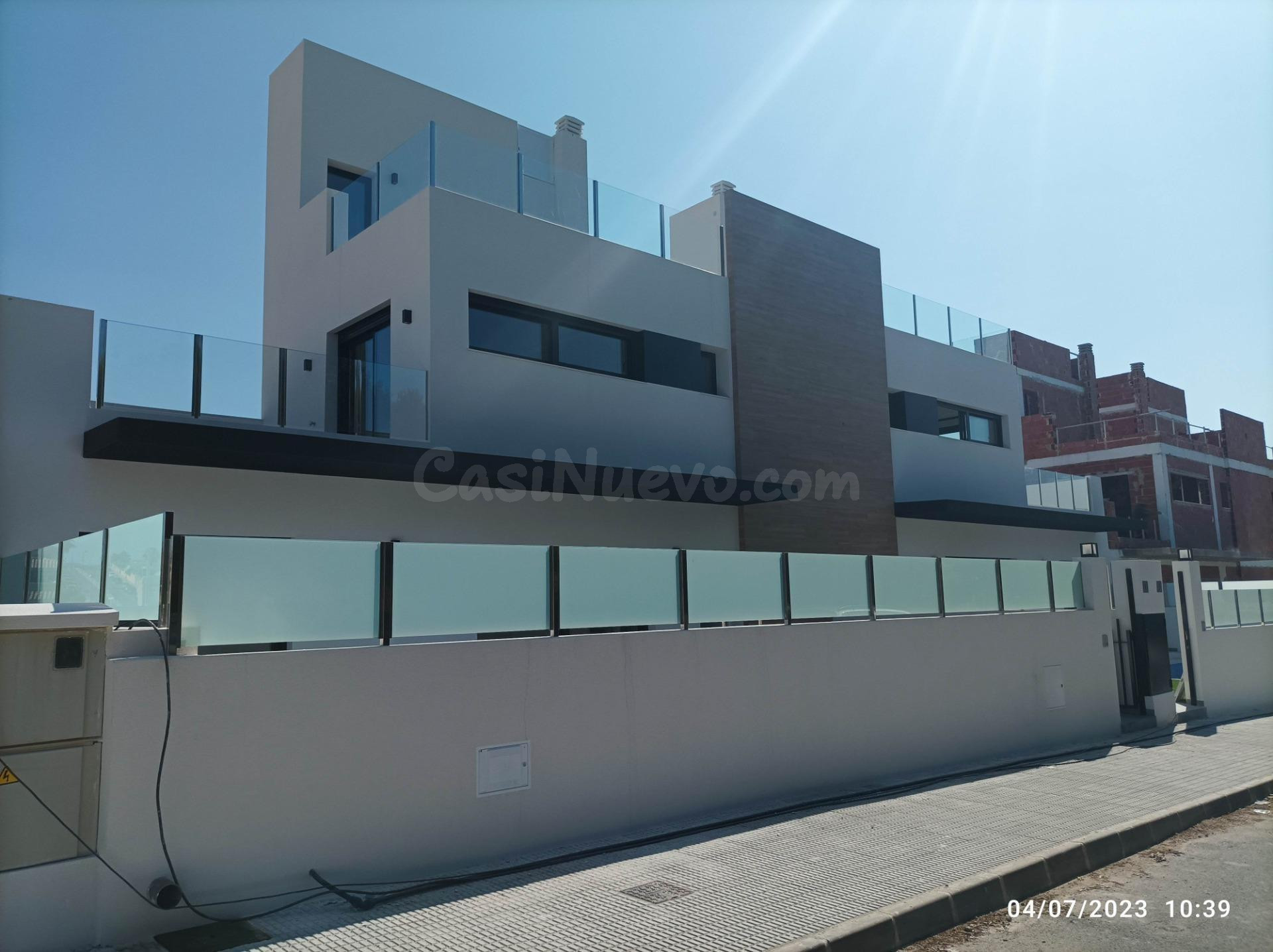 ADOSADOS DE OBRA NUEVA EN ORIHUELA COSTA
