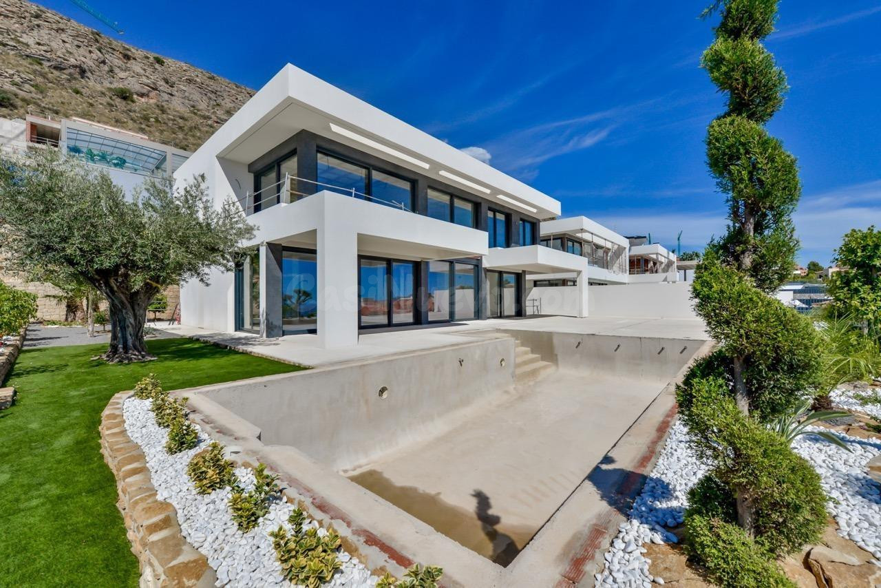 VILLA DE LUJO EN FINESTRAT CON VISTAS AL MAR