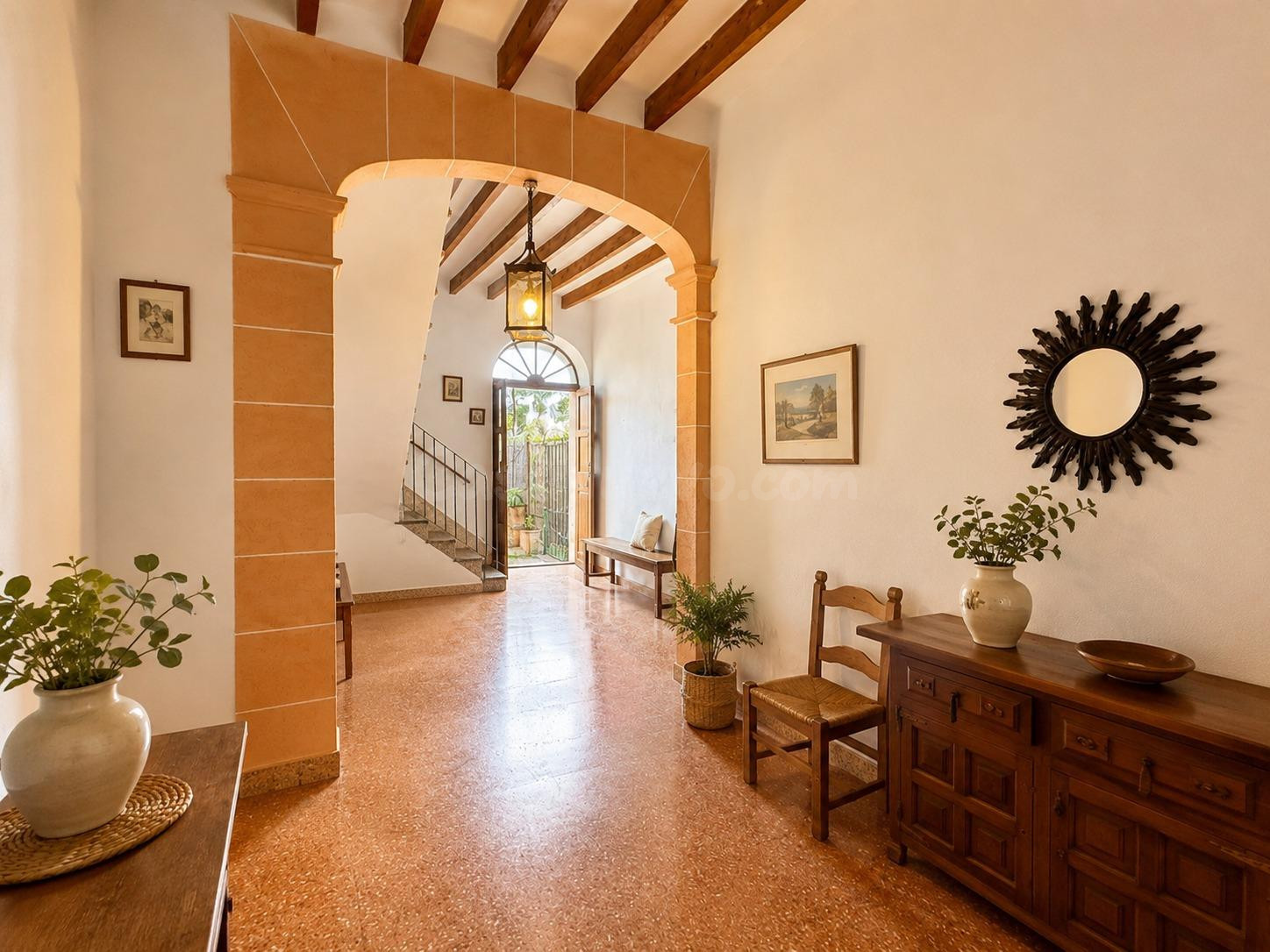 Casa Mallorquina Con Garaje y Gran Jardín en el Centro de Sóller
