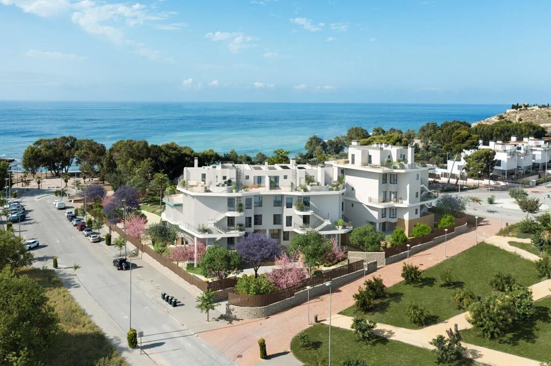 URBANIZACION DE OBRA NUEVA FRENTE AL MAR EN VILLAJOYOSA