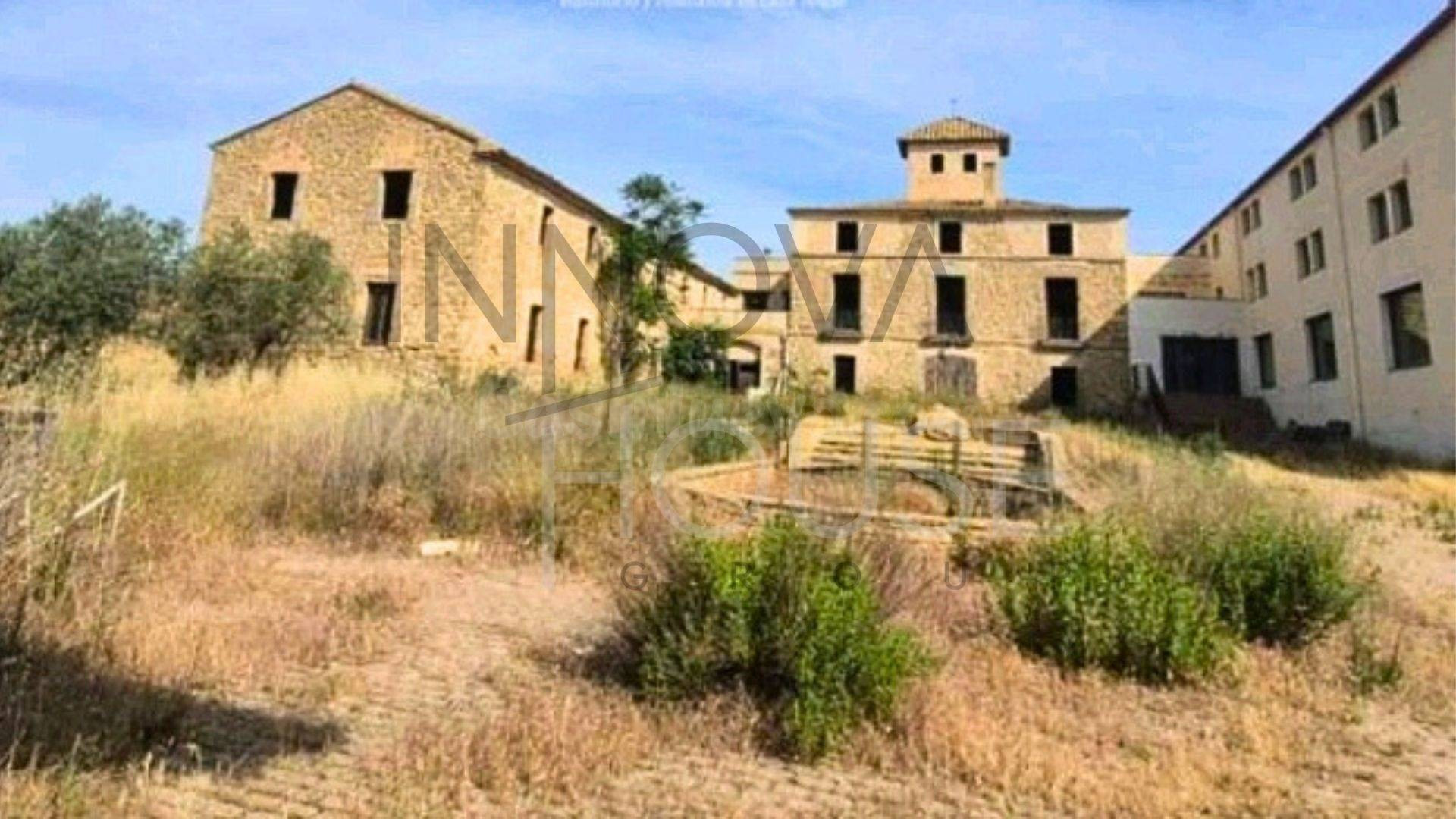 Gran masía con gran potencial para proyecto turístico en Suc - foto 3