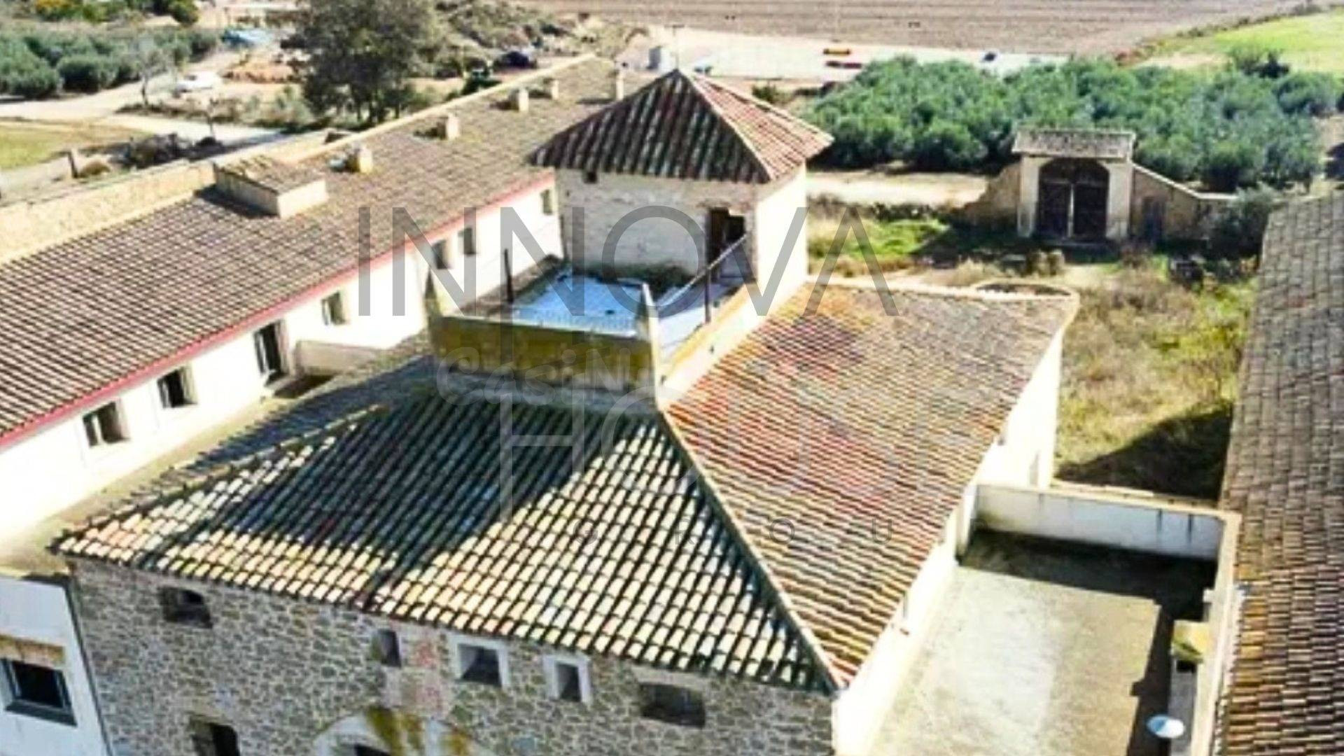 Gran masía con gran potencial para proyecto turístico en Suc - foto 4