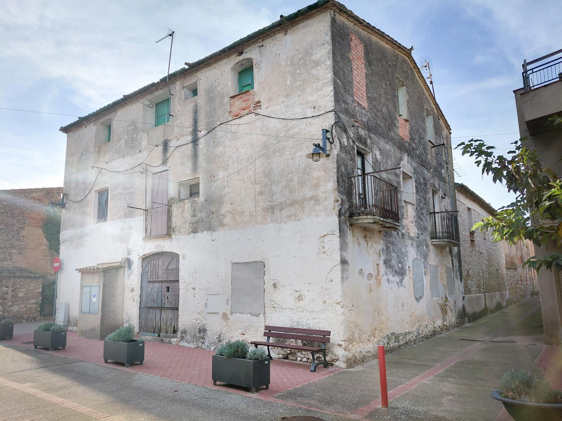 Tu proyecto ideal en el Alt Empordà: casa para reformar con gran potencial en Santa Llogaia.