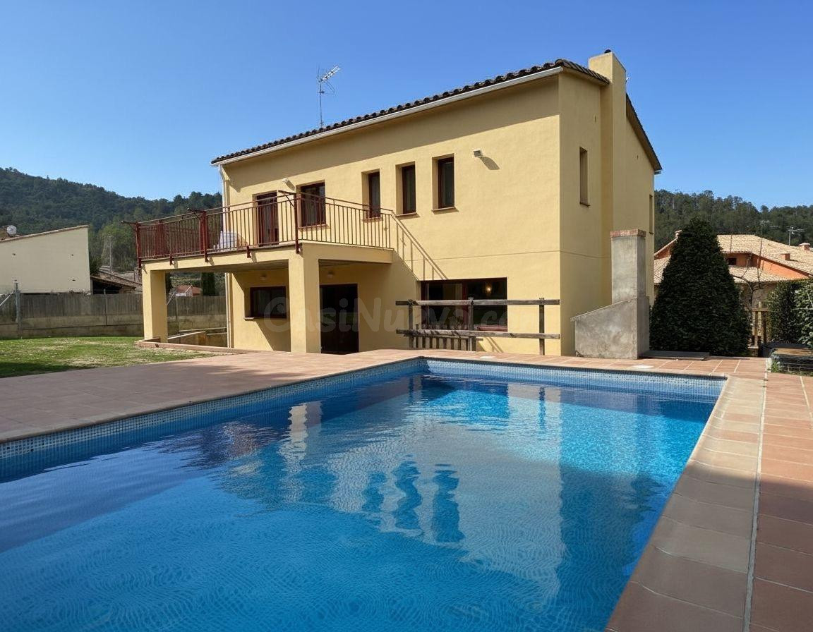 Casa de 5 habitaciones con piscina, jardín y licencia turística