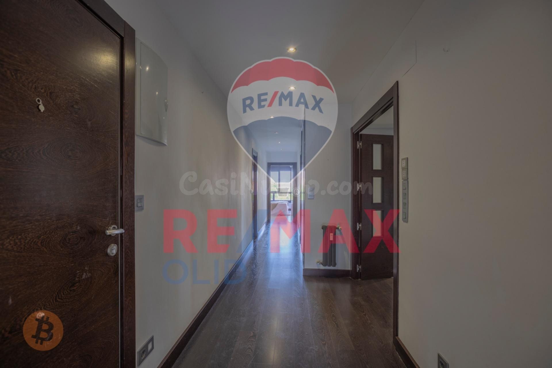 Luminoso piso con vistas espectaculares, garaje y listo para entrar a vivir
